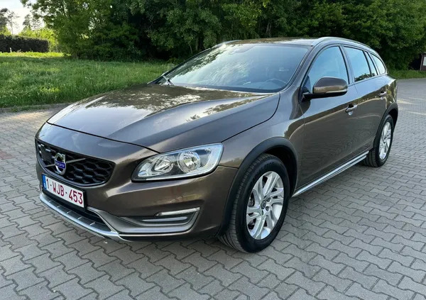 lubelskie Volvo V60 Cross Country cena 55900 przebieg: 225000, rok produkcji 2015 z Puławy